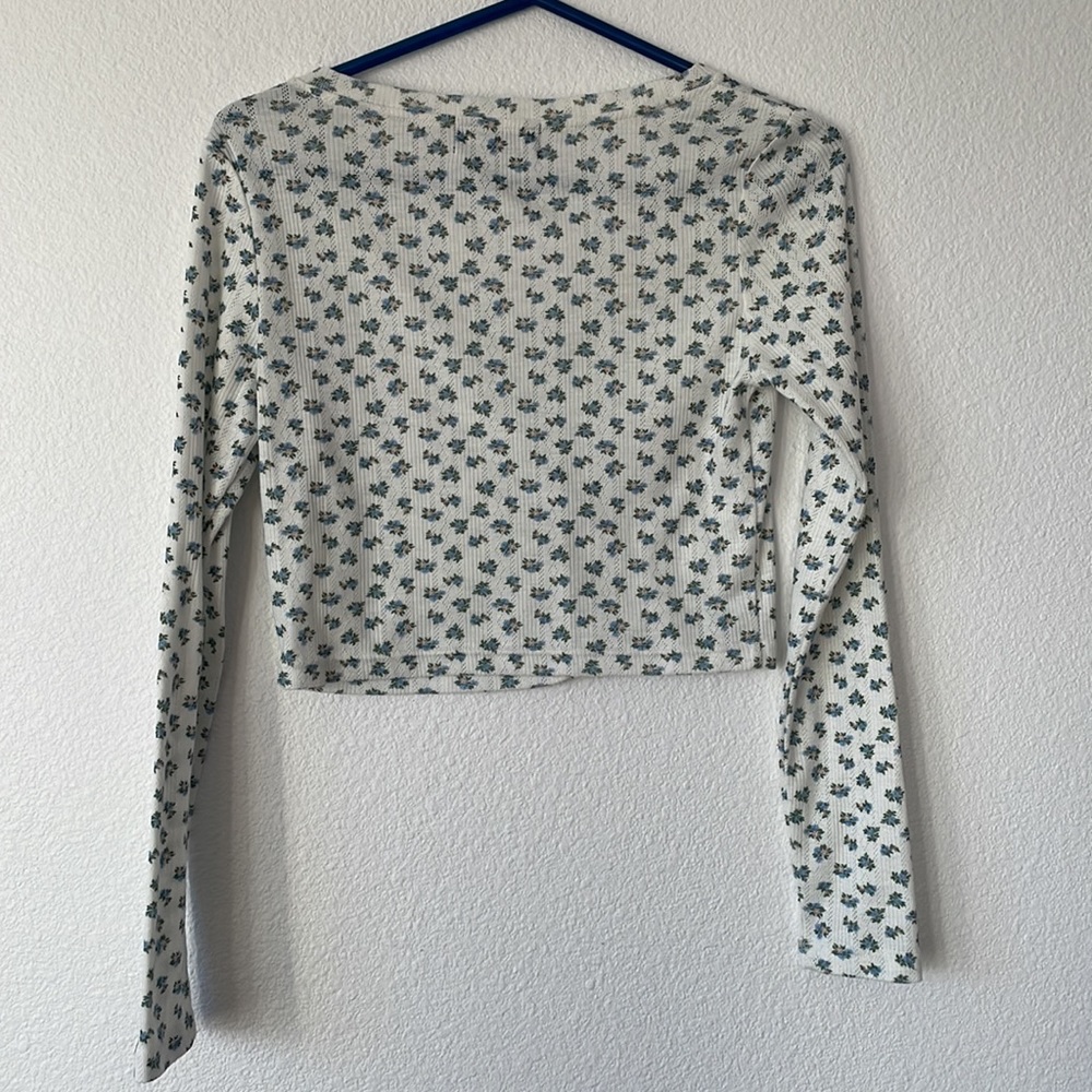 Adorable Cider Floral Pattern Long Sleeve Crop, Small - Picture 6 of 9